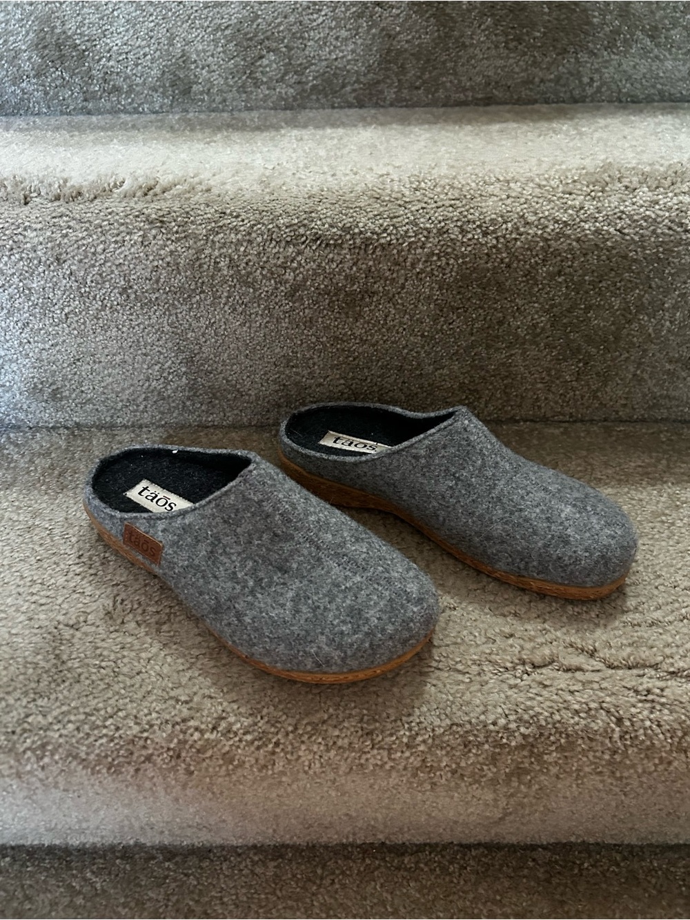 Taos Grey Wool Clogs Women’s 7-7.5 EUR 38 Made in Spain.